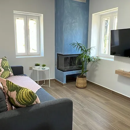 Апартаменты Nafsika Stone *