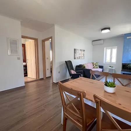 Nafsika Stone Apartament